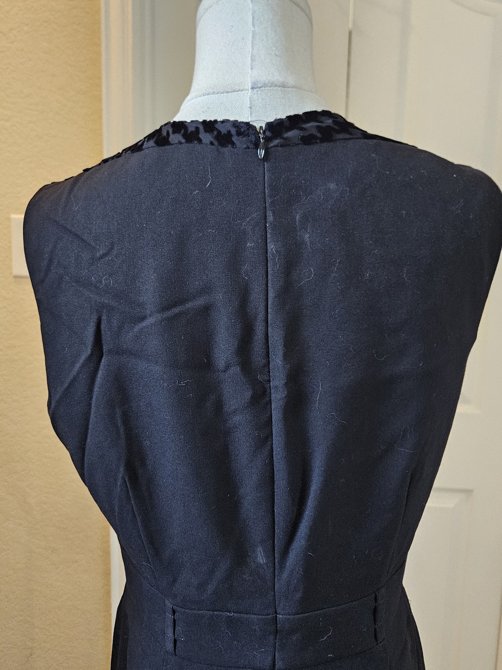 Calvin Klein Black Textured Fit & Flare Dress – Size 8 - Picture 8 of 11